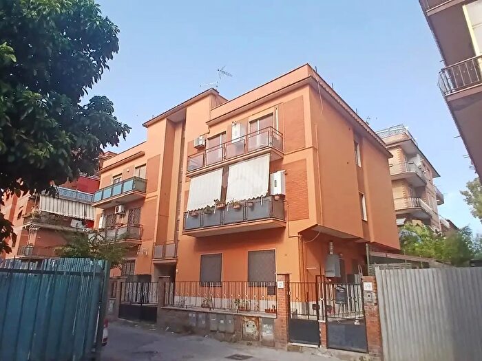 Appartamento monolocale in vendita in Via Camillo Olivetti, Roma