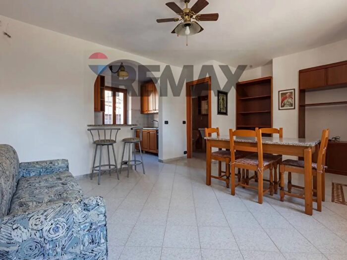 Appartamento trilocale in vendita in Via Pascoli, Gallarate