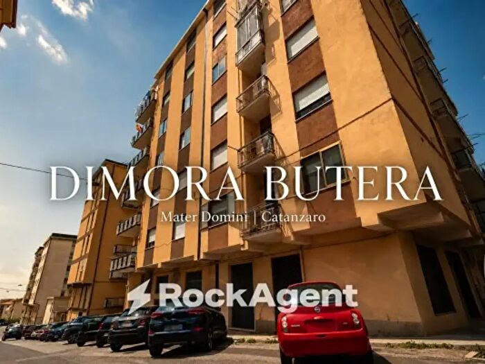 Appartamento quadrilocale in vendita in Via Vittorio Butera, Catanzaro