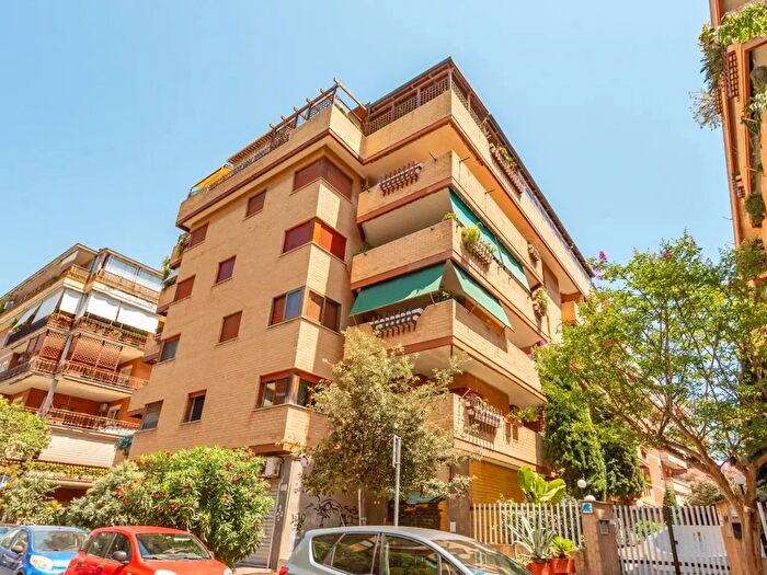 Appartamento quadrilocale in vendita in Via delle Baleari, Roma
