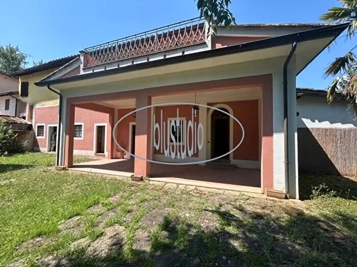 Casa con 10 locali in vendita in Figline e Incisa Valdarno
