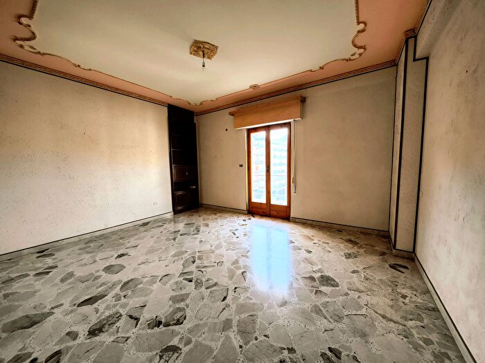 Appartamento quadrilocale in vendita in Via Bevuto, Termini Imerese