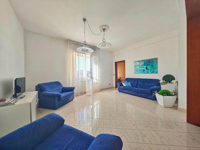 Appartamento quadrilocale in vendita in Piazza Giacomo Matteotti, Sarzana