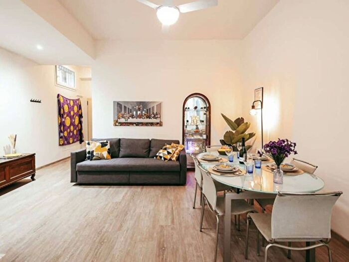 Appartamento trilocale in affitto in Via Malcontenti, Centro Storico, Bologna