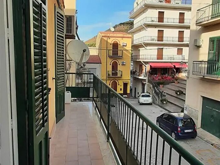 Appartamento con 5 locali in vendita in Lascari