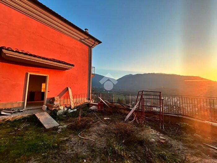 Appartamento quadrilocale in vendita in Via Orto Vallone, Salza Irpina