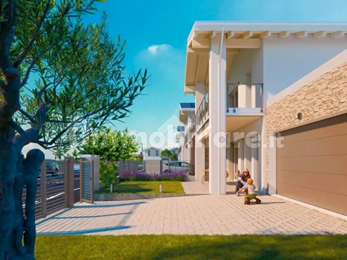 Appartamento quadrilocale in vendita in Via Maria Montessori, Borgosatollo