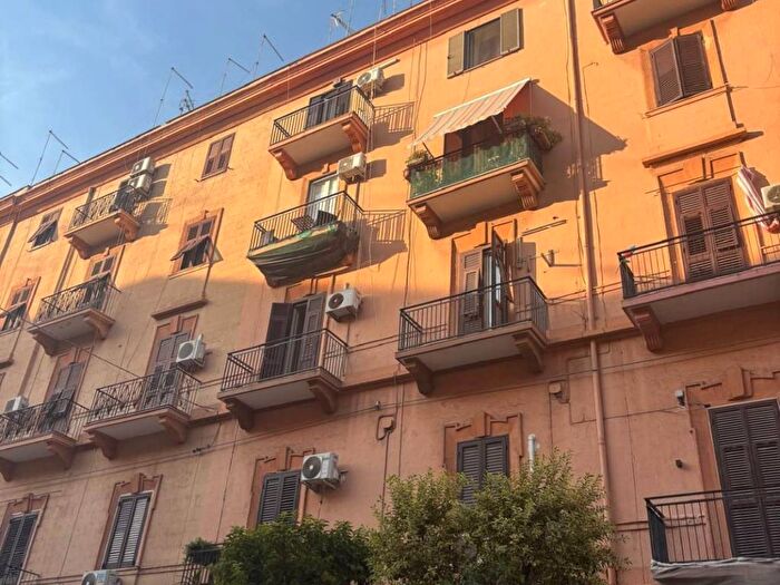 Appartamento bilocale in affitto in Via Guglielmo Oberdan, Borgo, Taranto