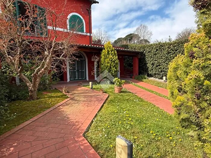 Casa con 6 locali in vendita in Via Le Cese, Capena