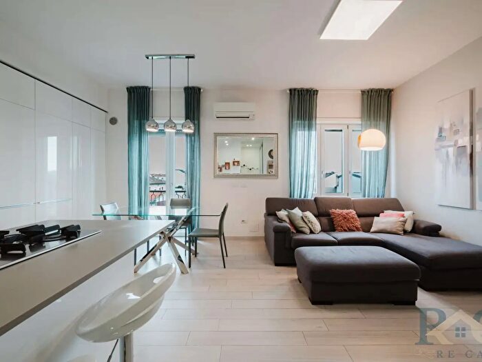 Appartamento trilocale in vendita in Viale Tibaldi, Milano