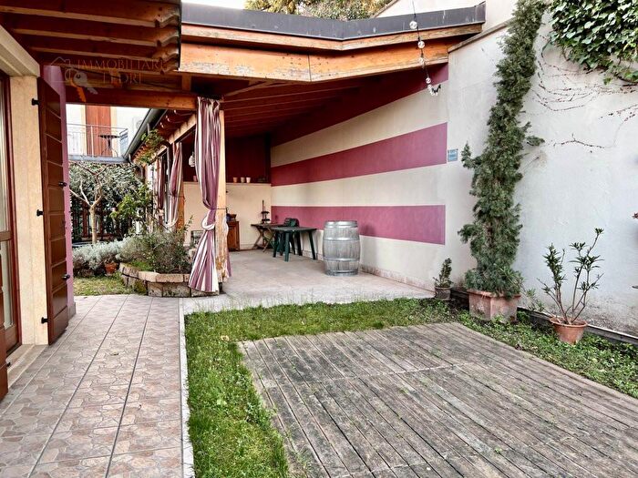 Casa con 5 locali in affitto in Via Mangano, Sona