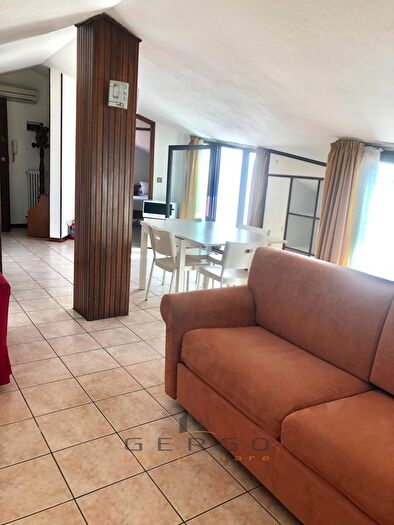 Appartamento quadrilocale in affitto in Via Santa Lucia, Padova