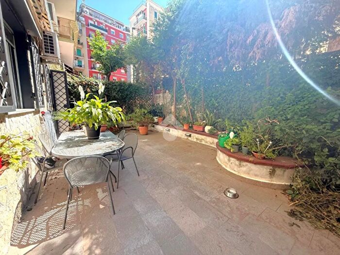 Appartamento bilocale in vendita in Via Bruno Falcomata con Giardino, Napoli