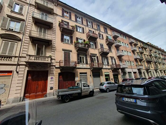 Appartamento trilocale in vendita in Via Gioberti, Torino