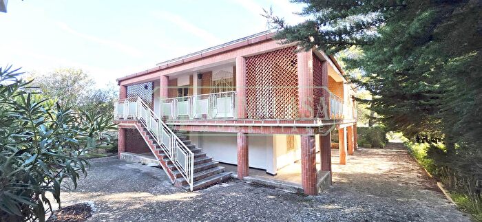Casa con 6 locali in vendita in Martina Franca