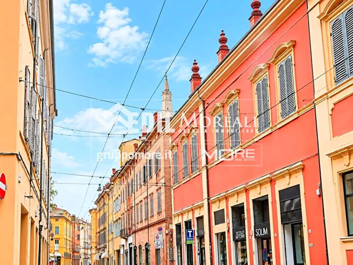 Appartamento con 5 locali in vendita in Modena