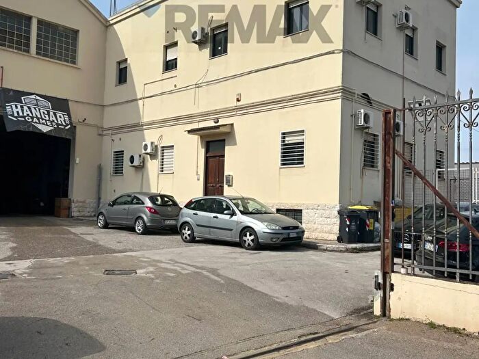Appartamento con 8 locali in affitto in Via Michele Cifarelli, Bari