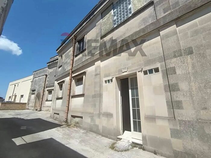 Casa trilocale in vendita in Via San Leonardo, Spongano