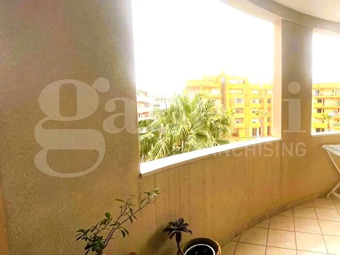 Appartamento con 5 locali in vendita in Via Ada Cudazzo, Lecce