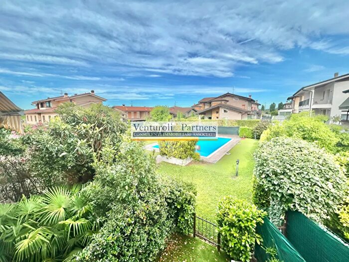 Appartamento trilocale in vendita in Via Don Primo Mazzolari, Sirmione