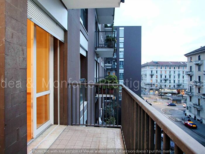 Appartamento quadrilocale in affitto in Via Carlo Goldoni, Plebisciti Susa, Milano