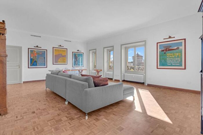 Appartamento trilocale in affitto in Via Quintino Sella, Cadorna Castello, Milano