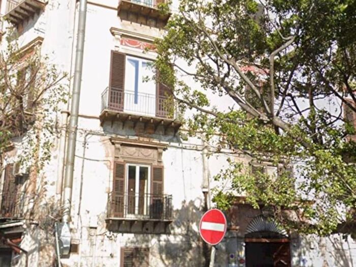 Appartamento con 5 locali in affitto in Corso Calatafimi, Calatafimi Bassa Indipendenza, Palermo