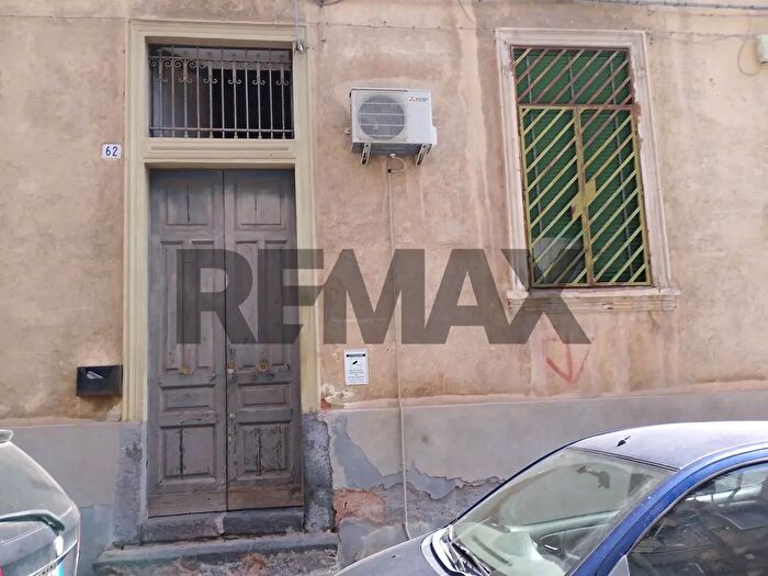 Appartamento con 5 locali in vendita in Via San Paolo, Catania