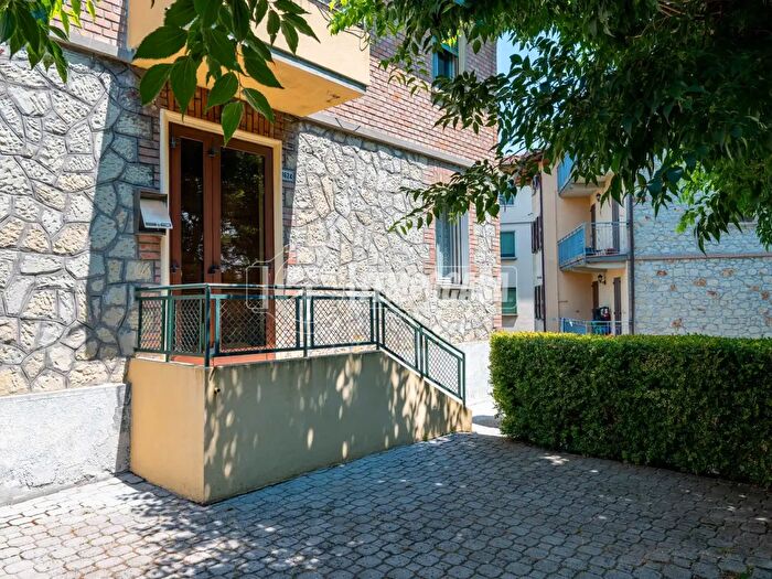Appartamento quadrilocale in vendita in Via Rocchetta, Guiglia