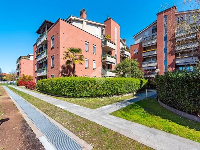 Appartamento quadrilocale in vendita in Via Franzoso, Lainate