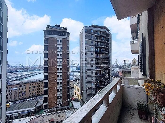 Appartamento quadrilocale in vendita in Via Pagano Doria, Genova