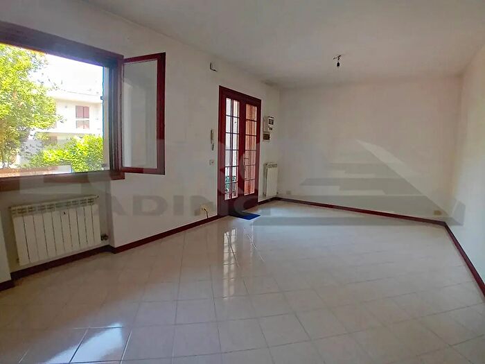 Casa con 10 locali in vendita in Via Papa Luciani, Marcon