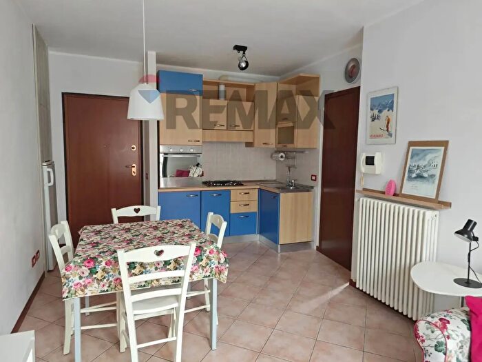 Appartamento bilocale in affitto in Via LV Novembre, Alzano Lombardo