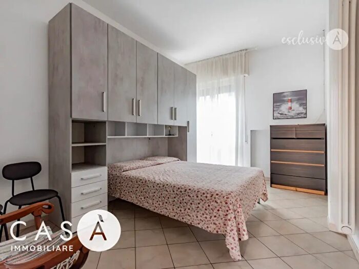 Appartamento trilocale in vendita in Via Canova, Cesenatico