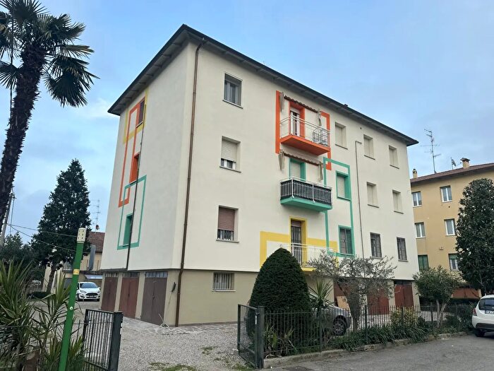 Appartamento quadrilocale in vendita in Via Fosse Ardeatine, Imola