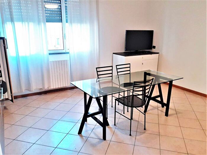 Appartamento bilocale in affitto in Via Savona, Giambellino, Milano