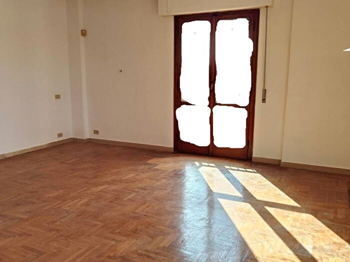 Appartamento con 6 locali in affitto in Lungarno Mediceo, San Francesco, Pisa