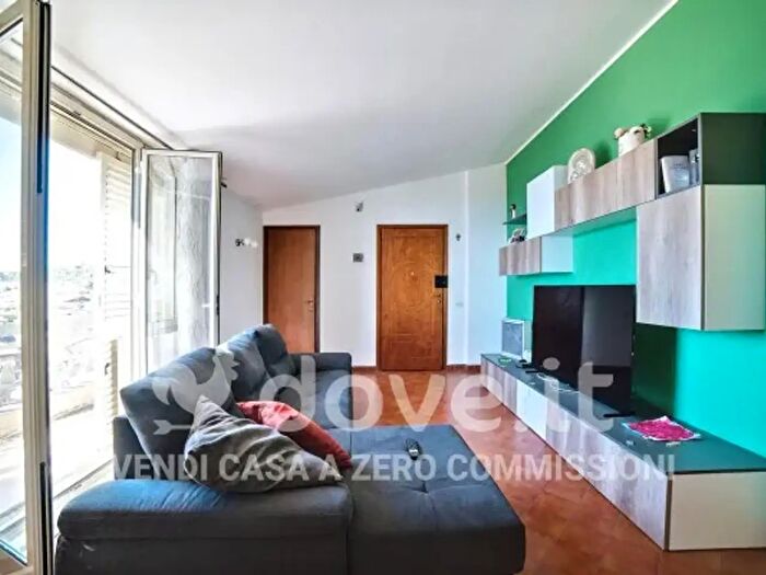 Appartamento trilocale in vendita in Via Genova, Aci Castello