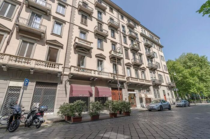 Appartamento con 5 locali in vendita in Corso Giuseppe Siccardi, Torino