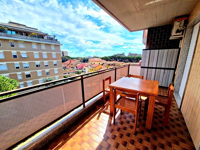 Appartamento bilocale in affitto in Via Walter Muttini, Marina di Carrara, Carrara