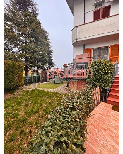 Appartamento trilocale in vendita in Via Castello Chiapponi, Rottofreno