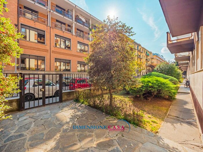 Appartamento quadrilocale in vendita in Via Tommaso Grossi, San Salvario Dante, Torino