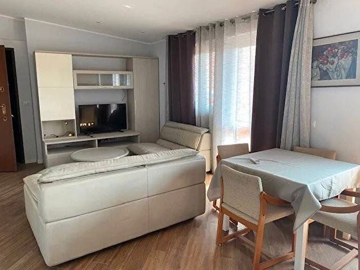 Appartamento trilocale in affitto in Ca' Granda, Milano
