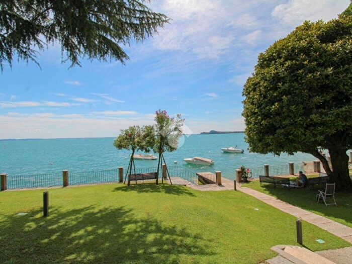 Appartamento monolocale in affitto in Corso Giuseppe Zanardelli, Centro, Gardone Riviera