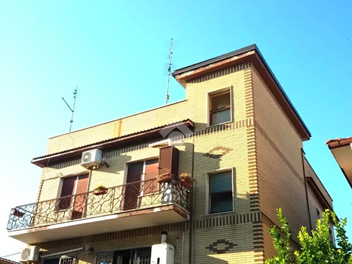 Appartamento trilocale in vendita in Via Angelo Bianchi, Roma