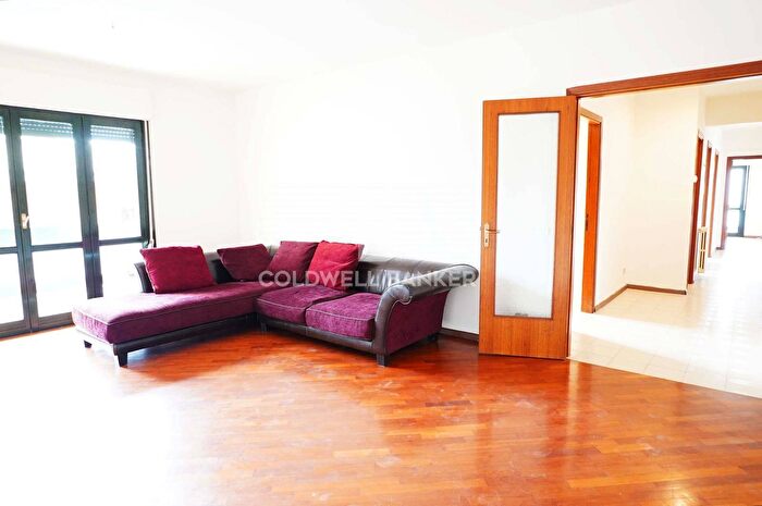 Appartamento con 5 locali in vendita in Vico Cairoli, Ragusa