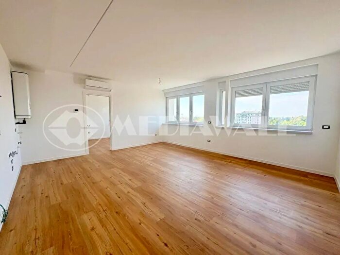 Appartamento trilocale in vendita in Via Guglielmo Oberdan, Pordenone