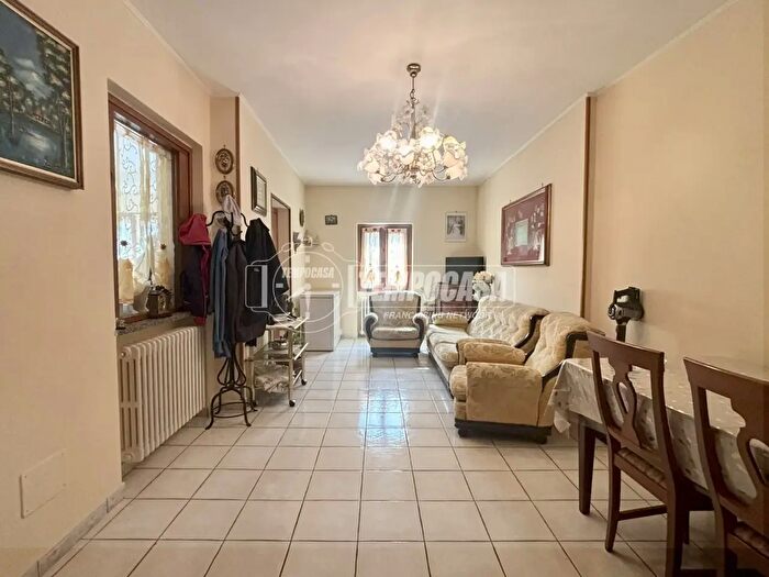 Casa quadrilocale in vendita in Via Ronchetti B, Oleggio Castello
