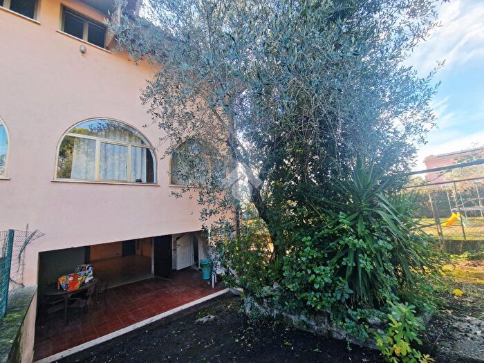 Casa con 6 locali in vendita in Via Venezia, Fiano Romano