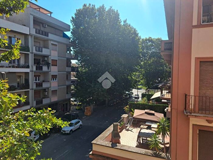 Appartamento trilocale in affitto in PIAZZA DUCA DI GENOVA, Ostia Ponente, Roma